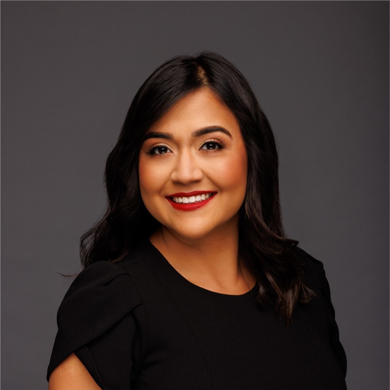 Scholarship Student Maria Munguia-Cortes Receives “40 Under 40” Award